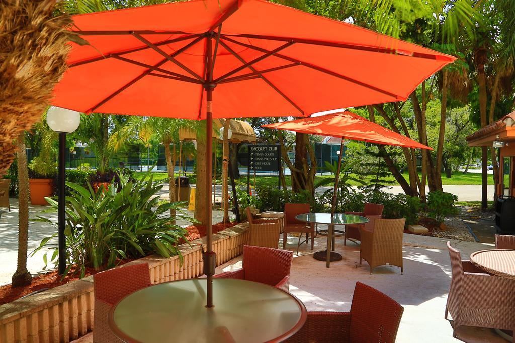 Chateau Mar Golf Resort, Trademark Collection By Wyndham Lauderhill Eksteriør billede